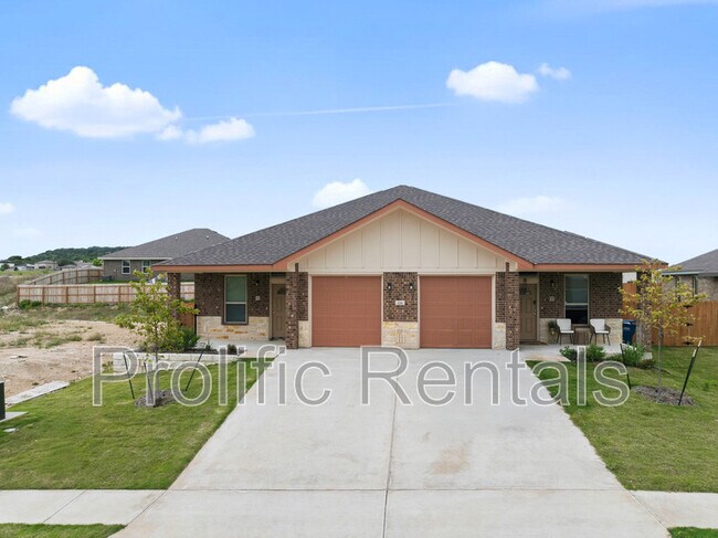 Building Photo - 126 Leon Ln