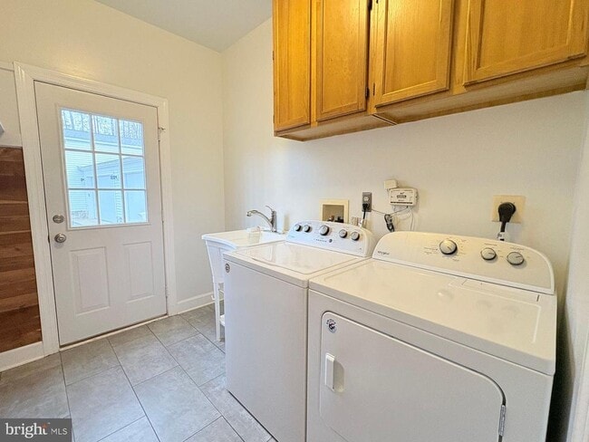 Building Photo - 5 Artillery Dr