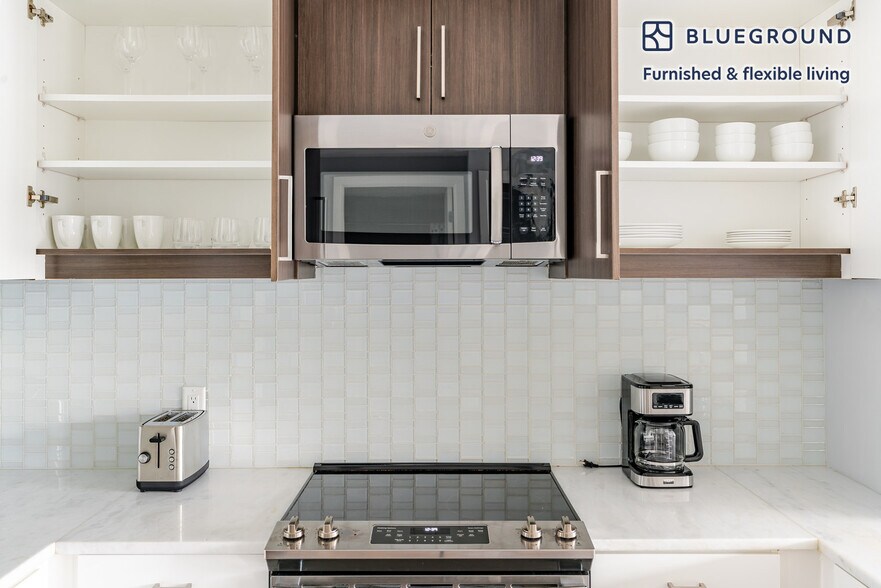 Building Photo - 4850 Rugby Ave