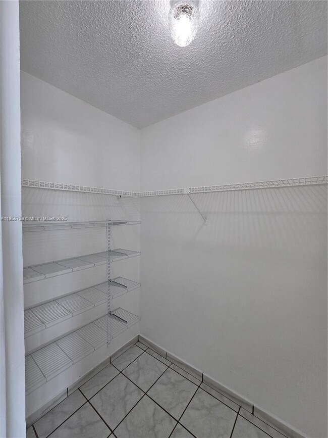 Building Photo - 7440 Harding Ave