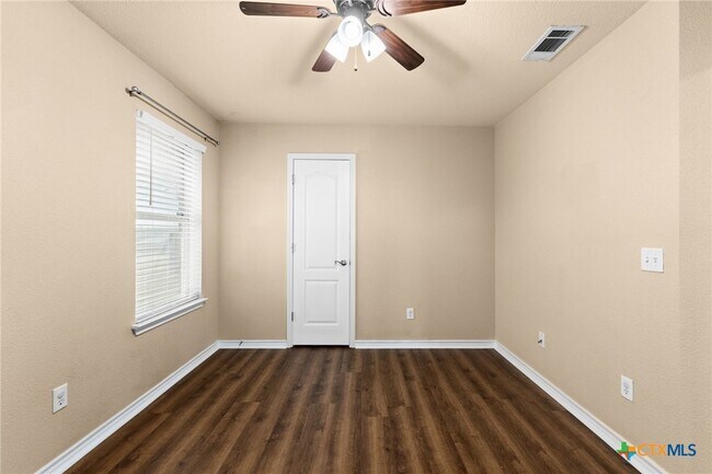 Building Photo - 300 Co Rd 3351