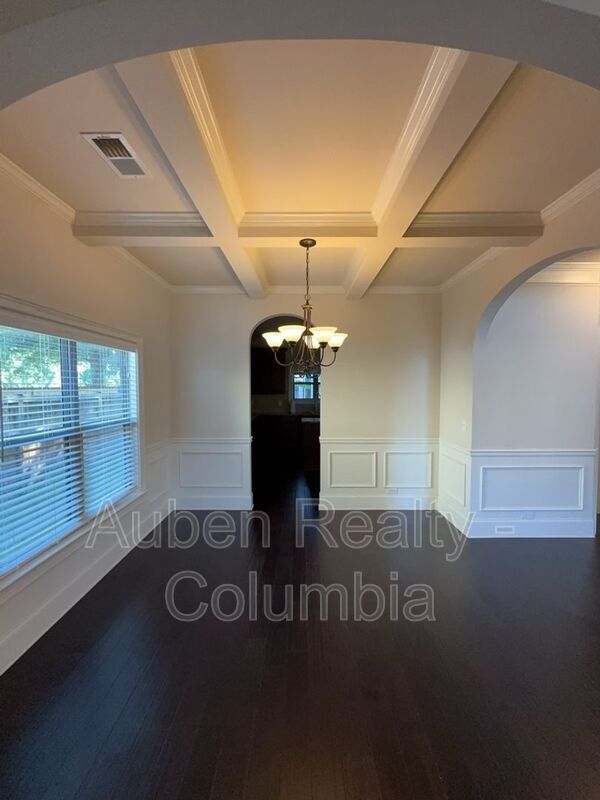 Building Photo - 510 Meadow Grass Ln