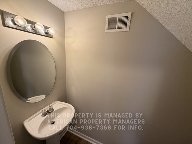 Building Photo - 5843 Dove Point Dr SW