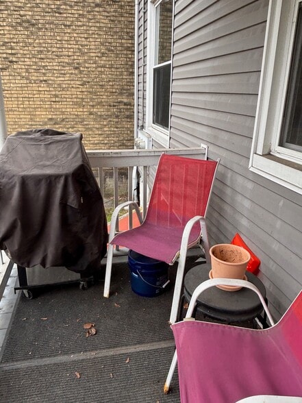 Building Photo - 127 2nd St