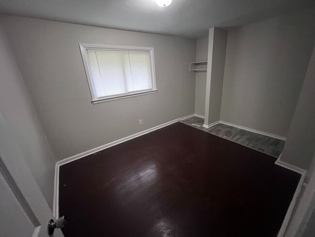 Building Photo - Room in House on Nations Ford Rd