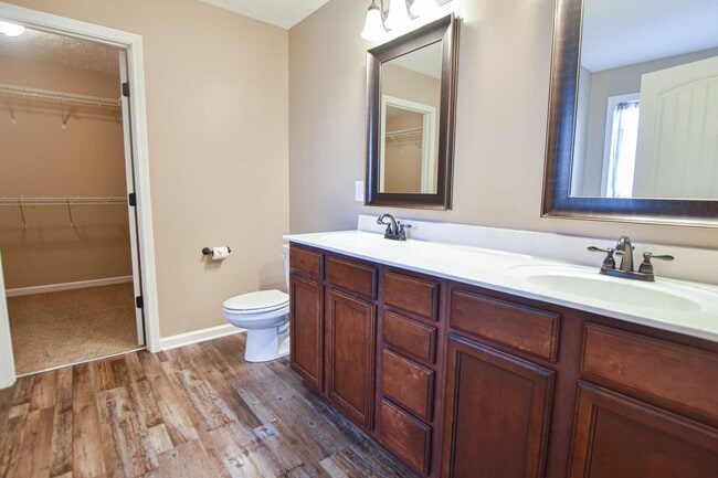 Building Photo - Pet Friendly Three Bedroom!