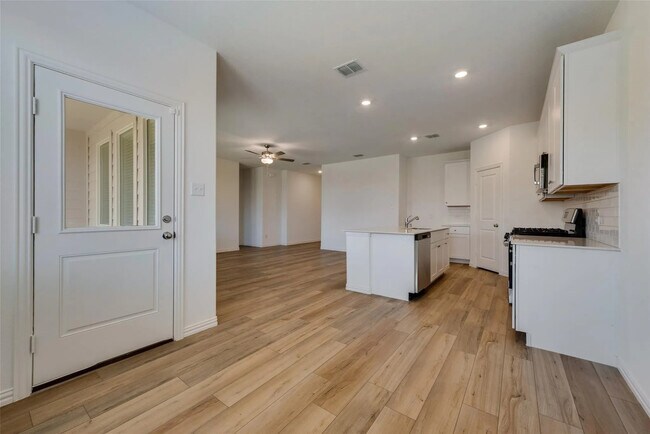 Building Photo - 8412 Butterfly Ln