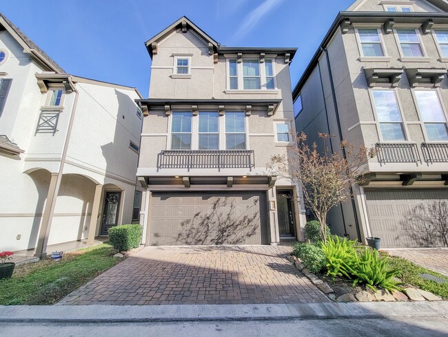 Building Photo - A stunning 4-story home perfectly situated in the heart of Spring Branch!