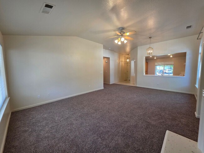 Building Photo - Single Story home in Sylvan Schools!