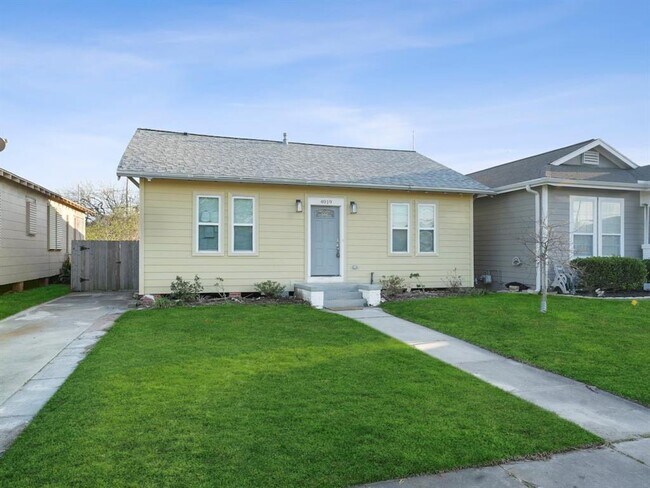 Building Photo - 4019 Ave S