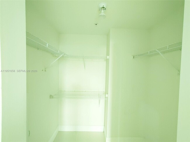 Building Photo - 1871 NW S River Dr