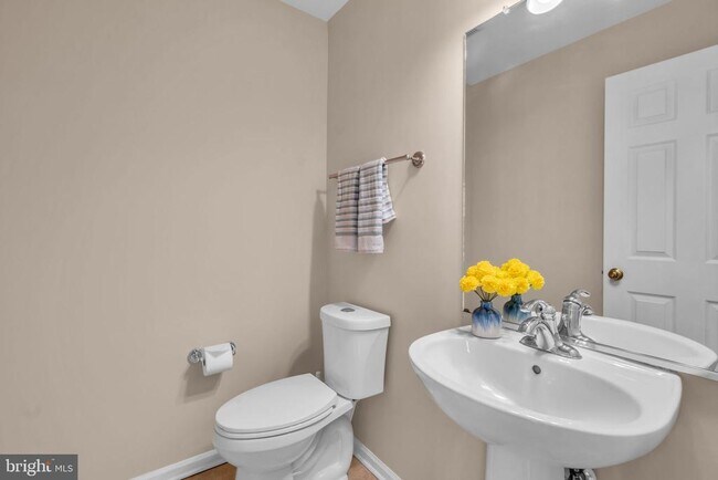 Building Photo - 21644 Frame Square