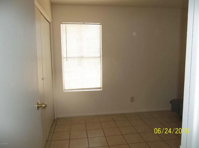 Building Photo - 465 W Ivyglen St