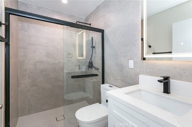 Building Photo - 6419 Valley Cir Terrace