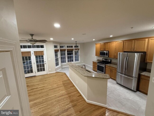 Building Photo - 10526 Abingdon Way