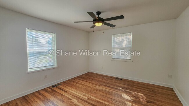 Building Photo - 3 BR / 1 BA East Ridge home for lease!