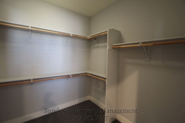 Building Photo - 5350 Kelliann Pl