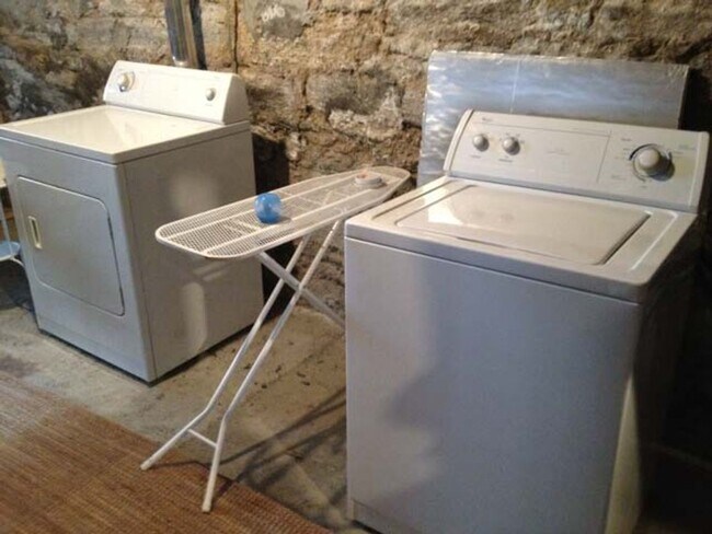 Building Photo - 2717 Aldrich Ave S