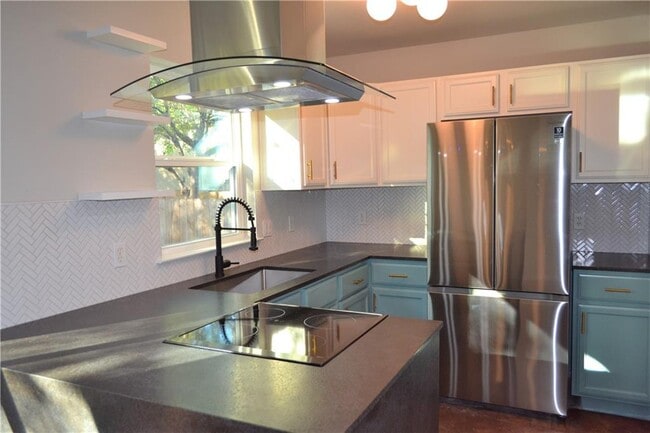 Building Photo - 7206 Meador Ave