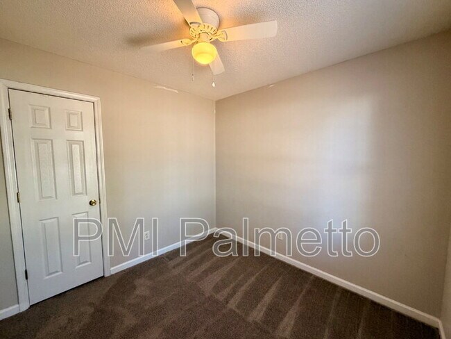 Building Photo - 5 Sterling Ridge Ct