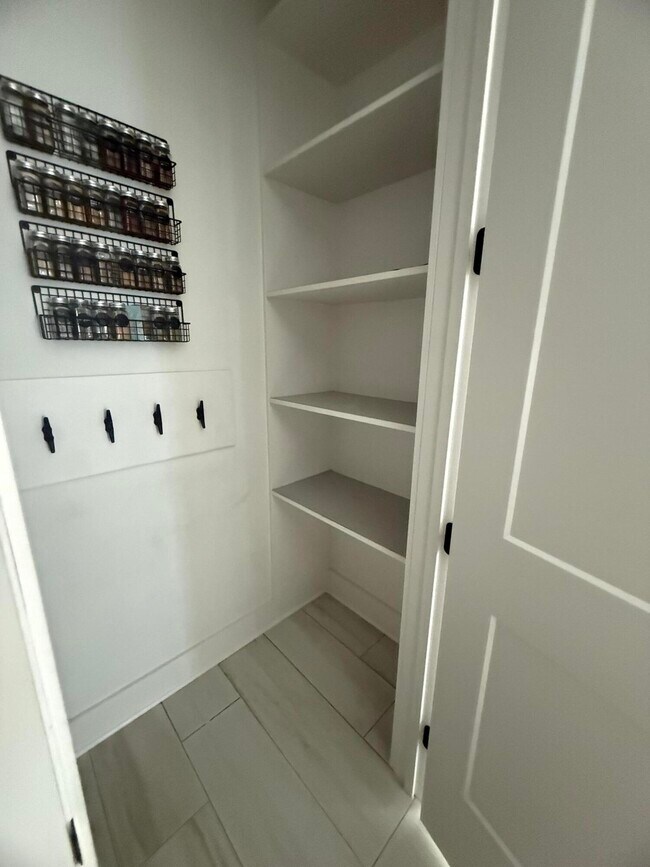 Building Photo - 94 Woodshire Dr