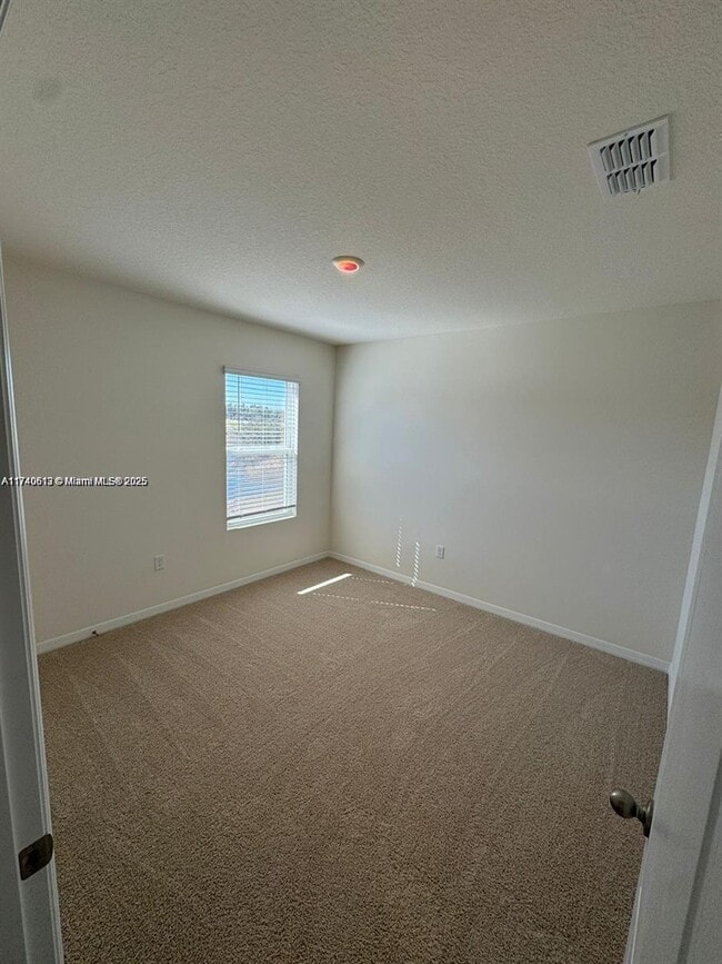 Building Photo - 3464 Sandalwood Dr