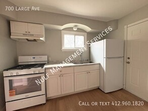 Building Photo - 700 Large Ave