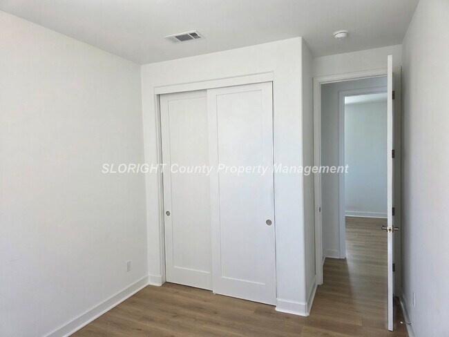 Building Photo - 1028 Forest St