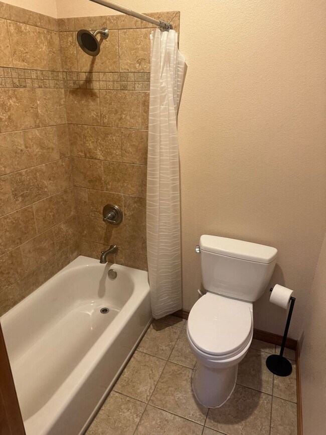 Building Photo - * LEASE PENDING Beautiful 4-Bedroom Home on Acreage | Peaceful Doney Park Living