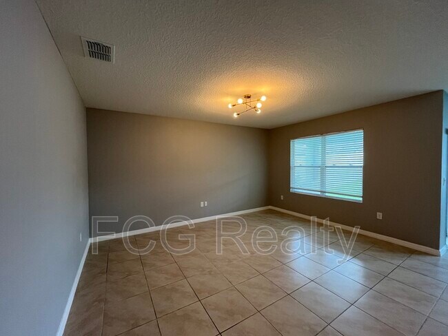 Building Photo - 5106 Fiddlewood Way