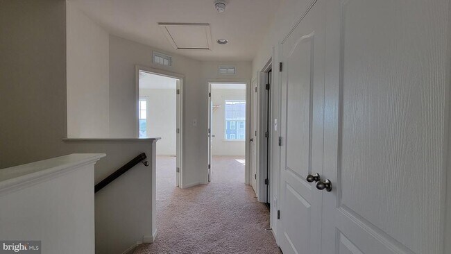 Building Photo - 39 Stafford Pl
