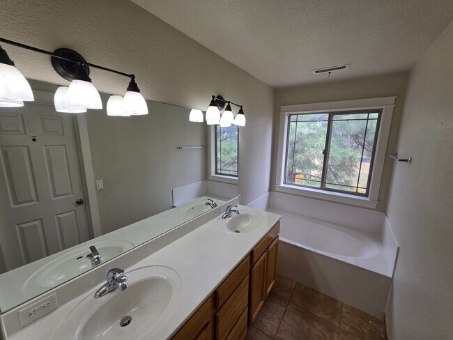 Building Photo - 3722 E Avocet Way