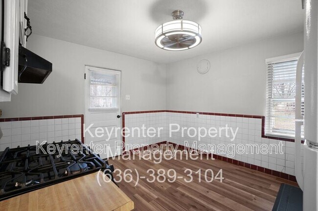 Building Photo - 1045 N New Florissant Rd