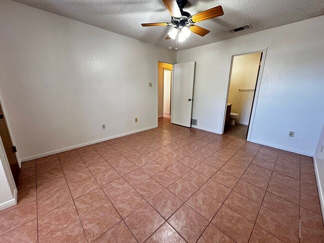 Building Photo - 3-Bedroom House for Rent in Copperas Cove