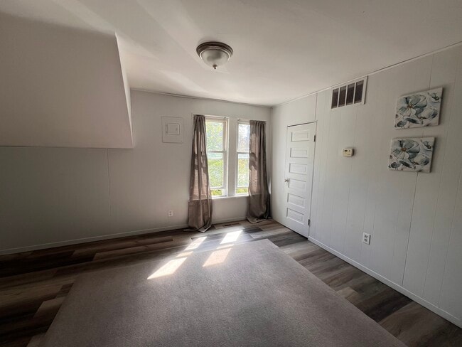 Building Photo - 2634 N Michigan Ave