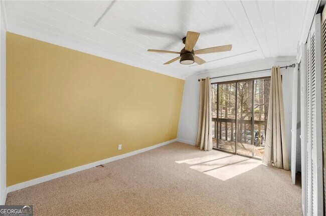 Building Photo - 3200 Rim Cove Dr