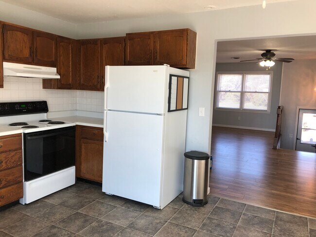 Building Photo - 710 Erin Place