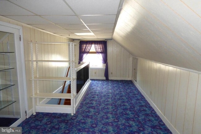 Building Photo - 430 Moul Ave