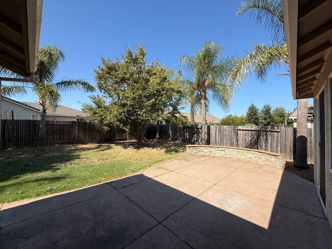 Building Photo - 10136 Waterfield Dr
