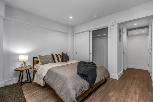 Interior Photo - 3035 Baker