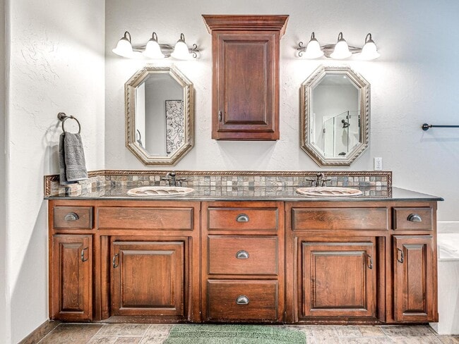 Building Photo - Elegant 3-Bedroom Home in Thornbrooke Village – All Bills Paid