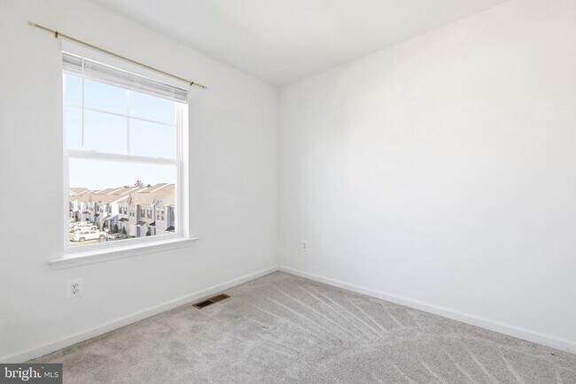 Building Photo - 38 Kirby Ct