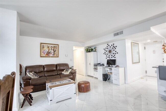 Building Photo - 111 Briny Ave