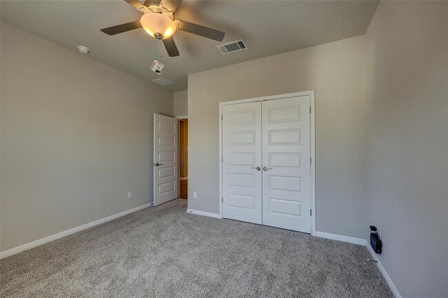 Building Photo - 117 Fairmeadow Downs Dr