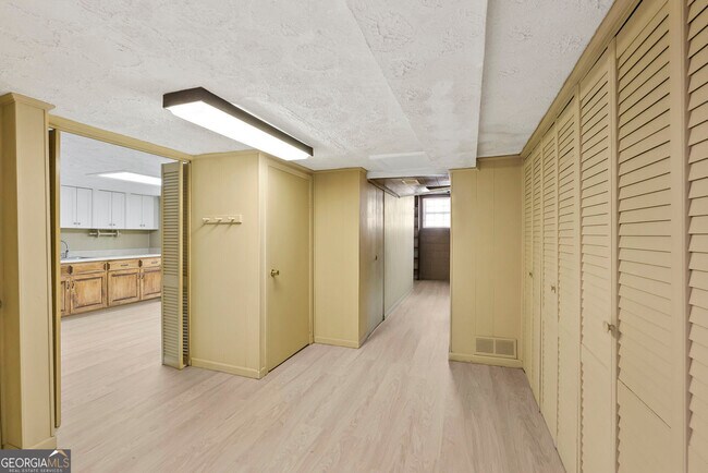 Building Photo - 4205 S Hurt Rd SW