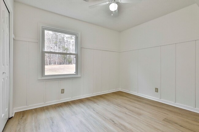 Building Photo - Updated 3 Bed 2 Bath Home in Tyrone with Private Yard and Covered Patio!