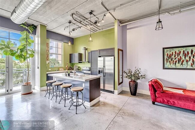 Building Photo - 425 N Andrews Ave
