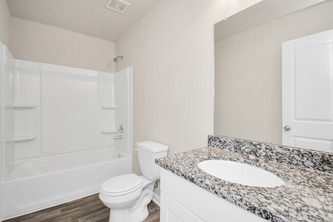 Building Photo - 15665 Briar Frst Dr