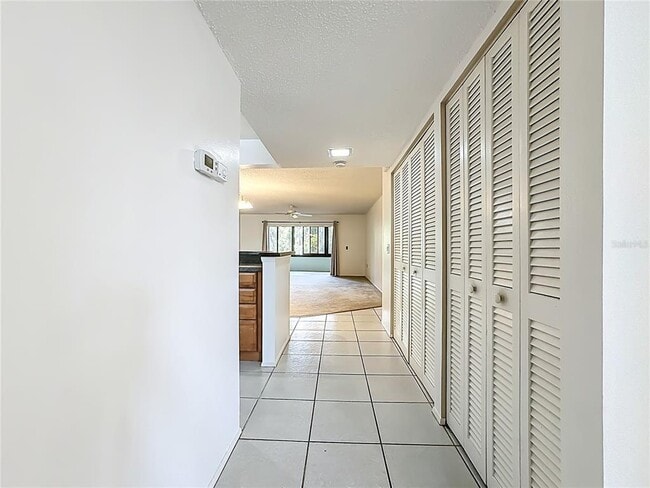 Building Photo - 434 Palm Tree Dr