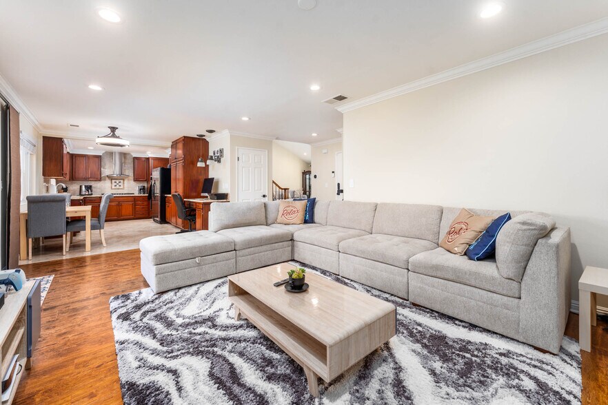 Building Photo - 2286 Willow Ave